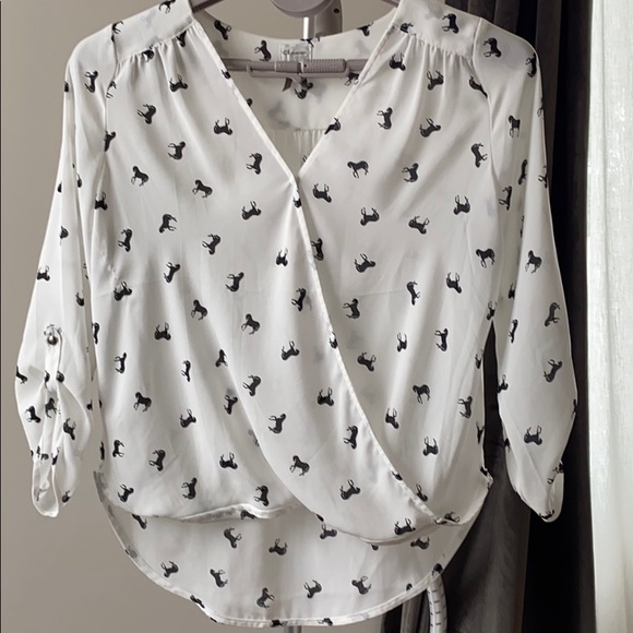 Cute white Blouse - Picture 1 of 5